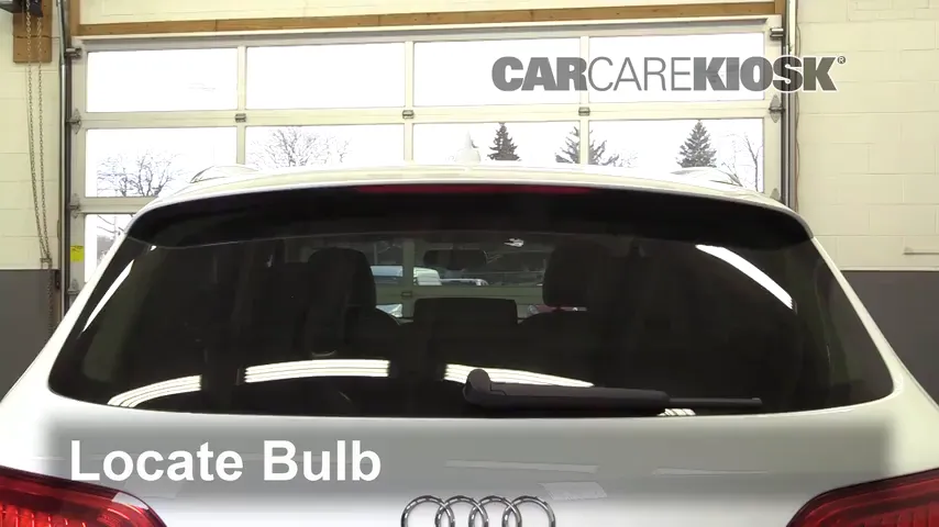 2017 Audi Q5 Premium Plus 3.0L V6 Supercharged Éclairage Feu de freinage central (remplacer l'ampoule)